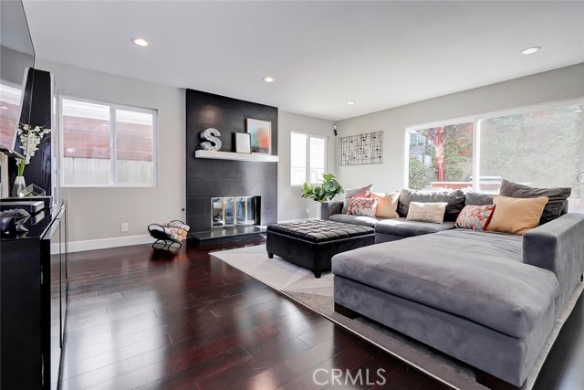 1117 Goodman Avenue, Redondo Beach, California 90278, 3 Bedrooms Bedrooms, ,2 BathroomsBathrooms,Residential,Sold,Goodman,SB20118226