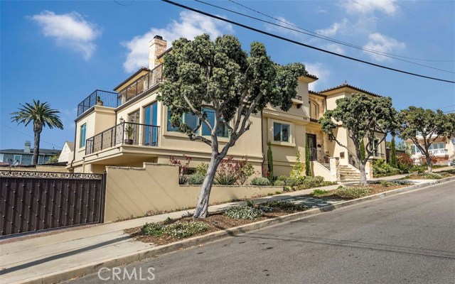 511 Ruby Street, Redondo Beach, California 90277, 5 Bedrooms Bedrooms, ,4 BathroomsBathrooms,Residential,Sold,Ruby,SB17159993