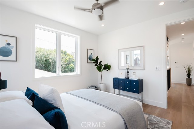 409 30th Street, Manhattan Beach, California 90266, 4 Bedrooms Bedrooms, ,2 BathroomsBathrooms,Residential,Sold,30th,SB20162447