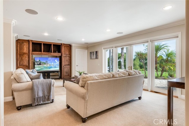 4600 Rollando Drive, Rolling Hills Estates, California 90274, 5 Bedrooms Bedrooms, ,4 BathroomsBathrooms,Residential,Sold,Rollando,PV19270515