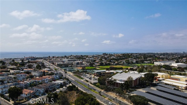 1725 Ford Avenue, Redondo Beach, California 90278, 4 Bedrooms Bedrooms, ,4 BathroomsBathrooms,Residential,Sold,Ford,CV21038454