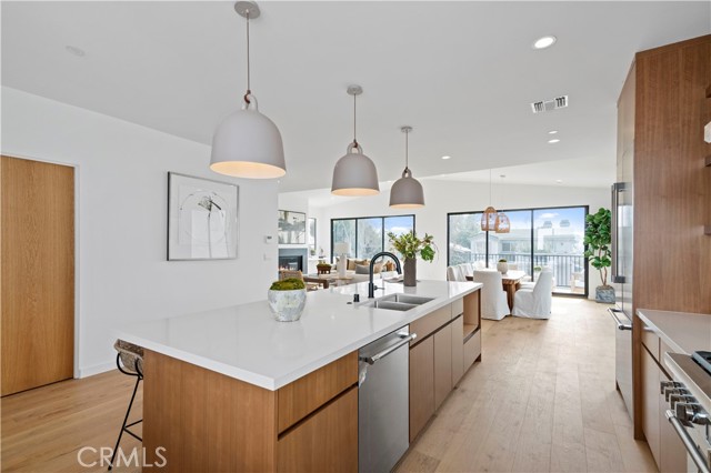 945 15th St, Hermosa Beach, California 90254, 4 Bedrooms Bedrooms, ,5 BathroomsBathrooms,Residential,Sold,15th St,SB20148499