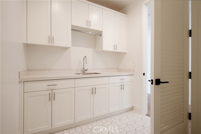 617 31st Street, Manhattan Beach, California 90266, 7 Bedrooms Bedrooms, ,2 BathroomsBathrooms,Residential,Sold,31st,SB20084953