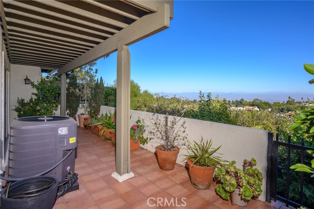 15 Oaktree Lane, Rolling Hills Estates, California 90274, 3 Bedrooms Bedrooms, ,1 BathroomBathrooms,Residential,Sold,Oaktree,PV19262443