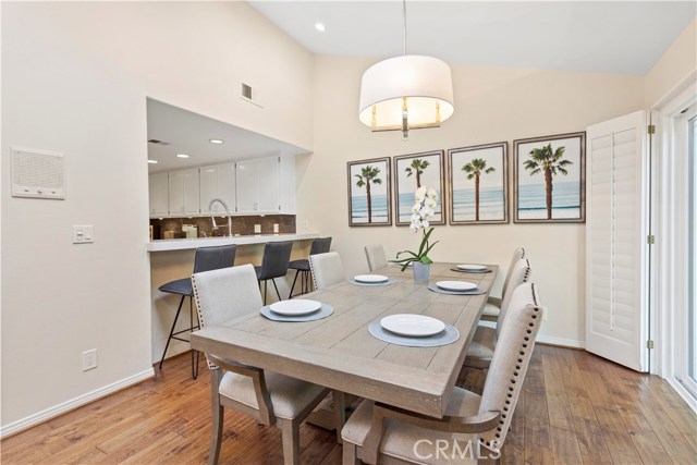 Dining Room features Snack Bar