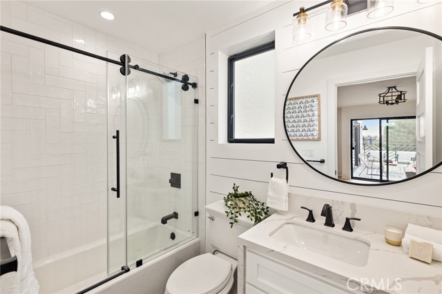 Ensuite Baths Have All The Bells and Whistles