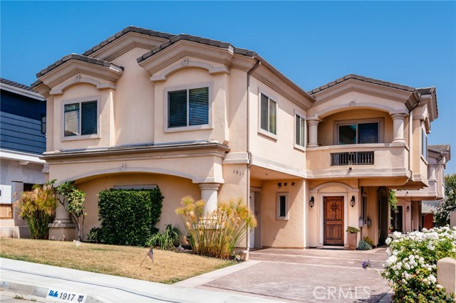1917 Perry Avenue, Redondo Beach, California 90278, 4 Bedrooms Bedrooms, ,2 BathroomsBathrooms,Residential,Sold,Perry,SB17143965