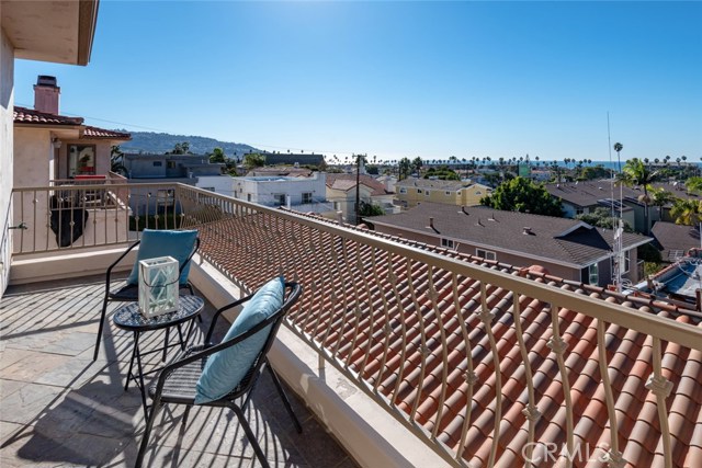 Palos Verdes in the distance as well as the ocean