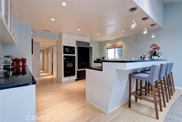 1212 Elm Avenue, Manhattan Beach, California 90266, 3 Bedrooms Bedrooms, ,2 BathroomsBathrooms,Residential,Sold,Elm,SB19051090