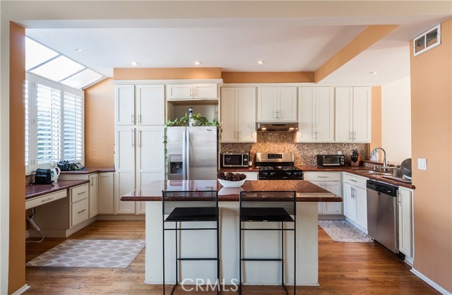 501 Herondo Street, Hermosa Beach, California 90254, 3 Bedrooms Bedrooms, ,2 BathroomsBathrooms,Residential,Sold,Herondo,SB18003638