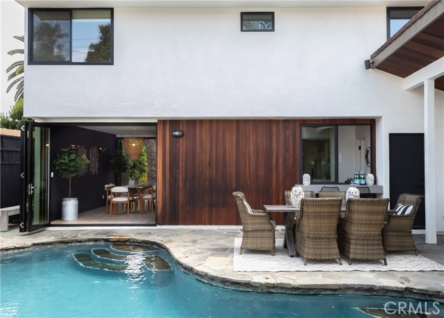 587 36th Street, Manhattan Beach, California 90266, 3 Bedrooms Bedrooms, ,2 BathroomsBathrooms,Residential,Sold,36th,SB21105044