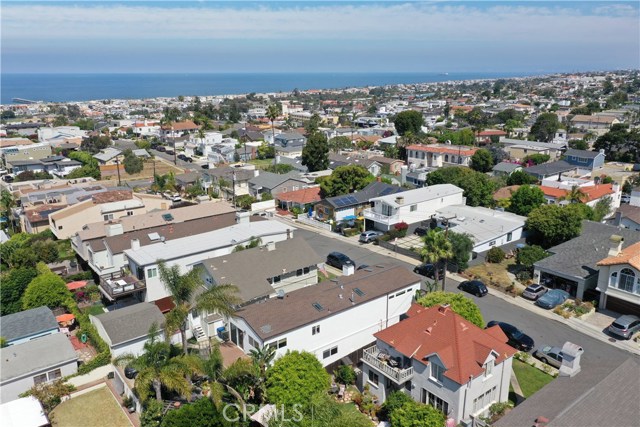 1158 8th Street, Hermosa Beach, California 90254, 3 Bedrooms Bedrooms, ,1 BathroomBathrooms,Residential,Sold,8th,SB20088189