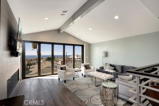 2031 Hillcrest Drive, Hermosa Beach, California 90254, 3 Bedrooms Bedrooms, ,4 BathroomsBathrooms,Residential,Sold,Hillcrest,PW20026303