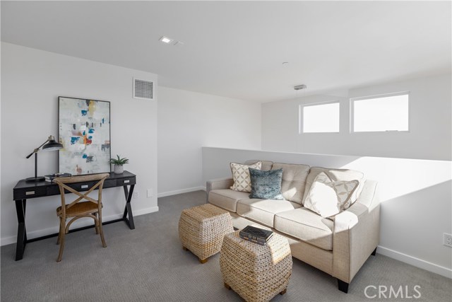 1825 11th, Manhattan Beach, California 90266, 3 Bedrooms Bedrooms, ,1 BathroomBathrooms,Residential,Sold,11th,SB20175258