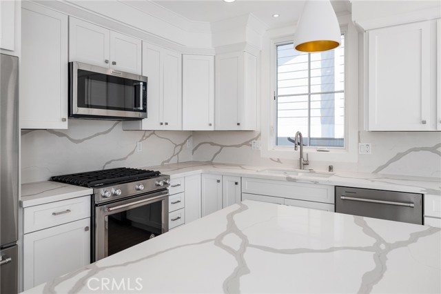 2114 Carnegie Lane, Redondo Beach, California 90278, 5 Bedrooms Bedrooms, ,5 BathroomsBathrooms,Residential,Sold,Carnegie,SB21029728