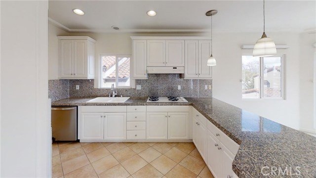 625 Lucia Avenue, Redondo Beach, California 90277, 3 Bedrooms Bedrooms, ,2 BathroomsBathrooms,Residential,Sold,Lucia,SB20075616