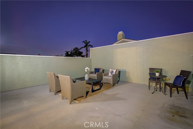 2215 Huntington Lane, Redondo Beach, California 90278, 3 Bedrooms Bedrooms, ,2 BathroomsBathrooms,Residential,Sold,Huntington,PW21010737