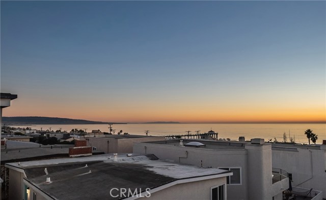 212 16th Street, Manhattan Beach, California 90266, 4 Bedrooms Bedrooms, ,1 BathroomBathrooms,Residential,Sold,16th,SB20214032