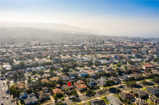 1327 Helberta Avenue, Redondo Beach, California 90277, 3 Bedrooms Bedrooms, ,1 BathroomBathrooms,Residential,Sold,Helberta,SB20260522