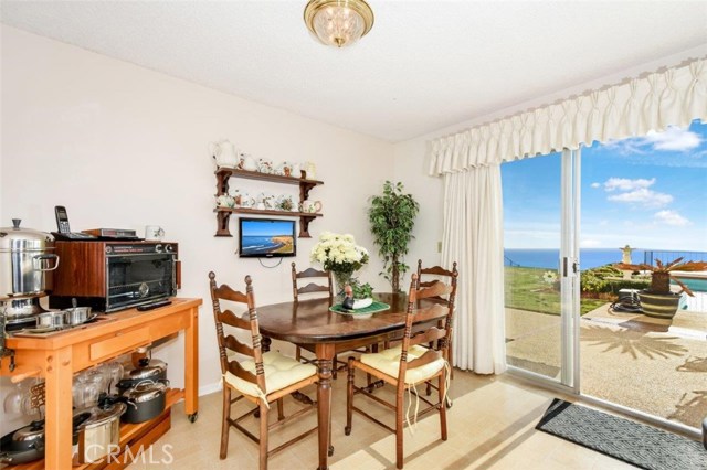 Breakfast Nook Area with View
