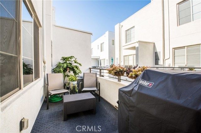 2 Bed Home for Sale in Hawthorne, California