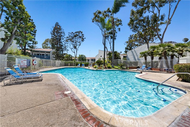 826 Camino Real, Redondo Beach, California 90277, 2 Bedrooms Bedrooms, ,2 BathroomsBathrooms,Residential,Sold,Camino Real,SB21123752