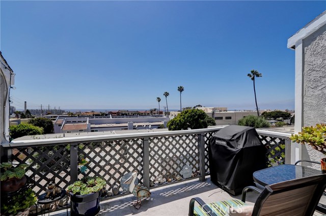 926 1st Street, Hermosa Beach, California 90254, 2 Bedrooms Bedrooms, ,2 BathroomsBathrooms,Residential,Sold,1st,SB20082752
