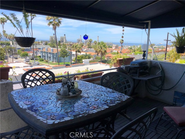 710 Beryl Street, Redondo Beach, California 90277, 3 Bedrooms Bedrooms, ,3 BathroomsBathrooms,Residential,Sold,Beryl,SB20099707