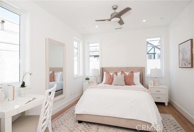409 30th Street, Manhattan Beach, California 90266, 4 Bedrooms Bedrooms, ,2 BathroomsBathrooms,Residential,Sold,30th,SB20162447