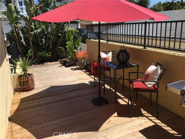 447 Gentry Street, Hermosa Beach, California 90254, 2 Bedrooms Bedrooms, ,1 BathroomBathrooms,Residential,Sold,Gentry,SB17088954