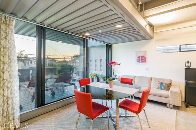 806 Juanita Avenue, Redondo Beach, California 90277, 3 Bedrooms Bedrooms, ,2 BathroomsBathrooms,Residential,Sold,Juanita,SB18289178