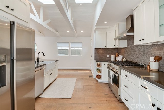 3528 Maple Avenue, Manhattan Beach, California 90266, 3 Bedrooms Bedrooms, ,2 BathroomsBathrooms,Residential,Sold,Maple,SB20187420