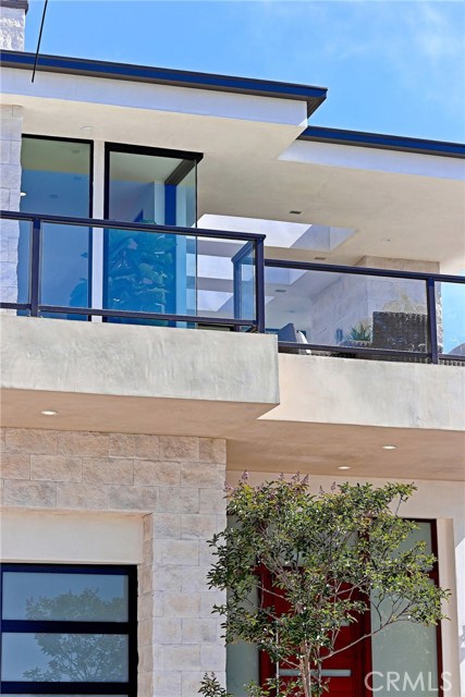 1154 6th Street, Hermosa Beach, California 90254, 4 Bedrooms Bedrooms, ,5 BathroomsBathrooms,Residential,Sold,6th,SB19225837