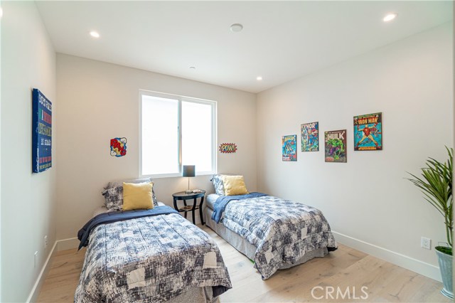 Jack & Jill Bedroom #2