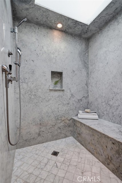 570 27th Street, Manhattan Beach, California 90266, 5 Bedrooms Bedrooms, ,4 BathroomsBathrooms,Residential,Sold,27th,SB21030922