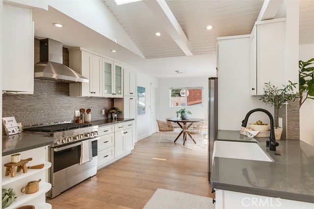 3528 Maple Avenue, Manhattan Beach, California 90266, 3 Bedrooms Bedrooms, ,2 BathroomsBathrooms,Residential,Sold,Maple,SB20187420