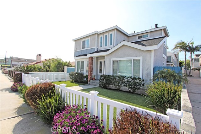2416 Voorhees Avenue, Redondo Beach, California 90278, 3 Bedrooms Bedrooms, ,2 BathroomsBathrooms,Residential,Sold,Voorhees,PW17063870