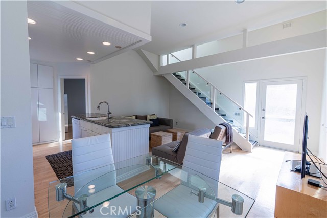 113 30th Place, Manhattan Beach, California 90266, 2 Bedrooms Bedrooms, ,2 BathroomsBathrooms,Residential,Sold,30th,SB21040269