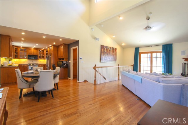 2213 Mathews Avenue, Redondo Beach, California 90278, 3 Bedrooms Bedrooms, ,2 BathroomsBathrooms,Residential,Sold,Mathews,SB17158341
