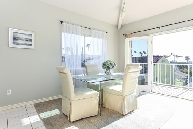 707 Juanita Avenue, Redondo Beach, California 90277, 4 Bedrooms Bedrooms, ,4 BathroomsBathrooms,Residential,Sold,Juanita,SB18032278