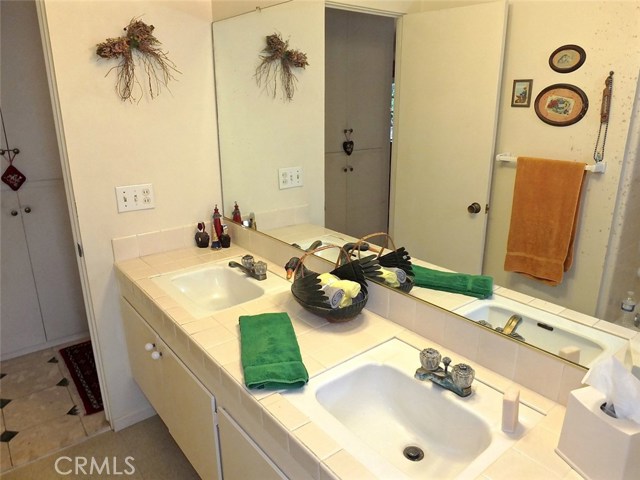 Double Sink Vanity in Main Bathroom