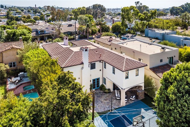 769 33rd Street, Manhattan Beach, California 90266, 6 Bedrooms Bedrooms, ,4 BathroomsBathrooms,Residential,Sold,33rd,SB18219085