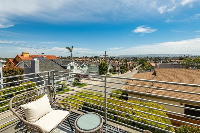 2122 Harriman Lane, Redondo Beach, California 90278, 3 Bedrooms Bedrooms, ,1 BathroomBathrooms,Residential,Sold,Harriman,SB21082053