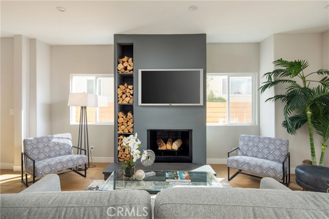 308 Francisca Avenue, Redondo Beach, California 90277, 4 Bedrooms Bedrooms, ,3 BathroomsBathrooms,Residential,Sold,Francisca,SB19268645