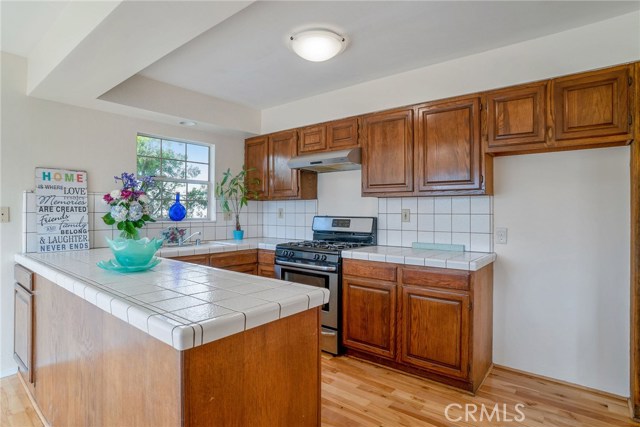 BACK HOUSE: OPEN KITCHEN OFF LIVING ROOM