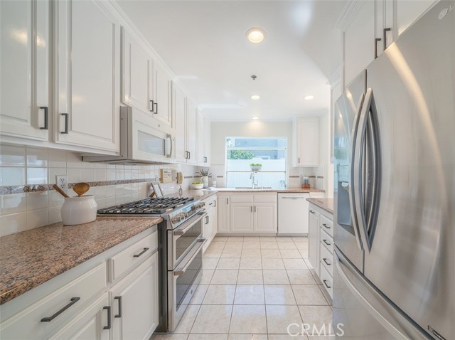 2412 Vanderbilt Lane, Redondo Beach, California 90278, 3 Bedrooms Bedrooms, ,2 BathroomsBathrooms,Residential,Sold,Vanderbilt,SB21042446