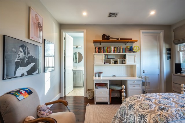 756 36th Street, Manhattan Beach, California 90266, 6 Bedrooms Bedrooms, ,3 BathroomsBathrooms,Residential,Sold,36th,SB20029845