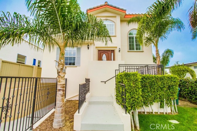 611 Pacific Coast, Redondo Beach, California 90277, 5 Bedrooms Bedrooms, ,4 BathroomsBathrooms,Residential,Sold,Pacific Coast,OC17213002