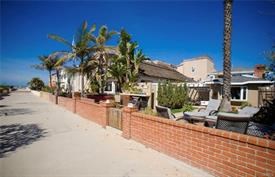 47 6th (aka 42 7th Court) Street, Hermosa Beach, California 90254, 5 Bedrooms Bedrooms, ,3 BathroomsBathrooms,Residential,Sold,6th (aka 42 7th Court),SB20218738