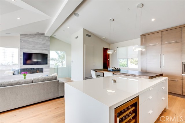 728 Lucia Avenue, Redondo Beach, California 90277, 4 Bedrooms Bedrooms, ,2 BathroomsBathrooms,Residential,Sold,Lucia,SB19142889